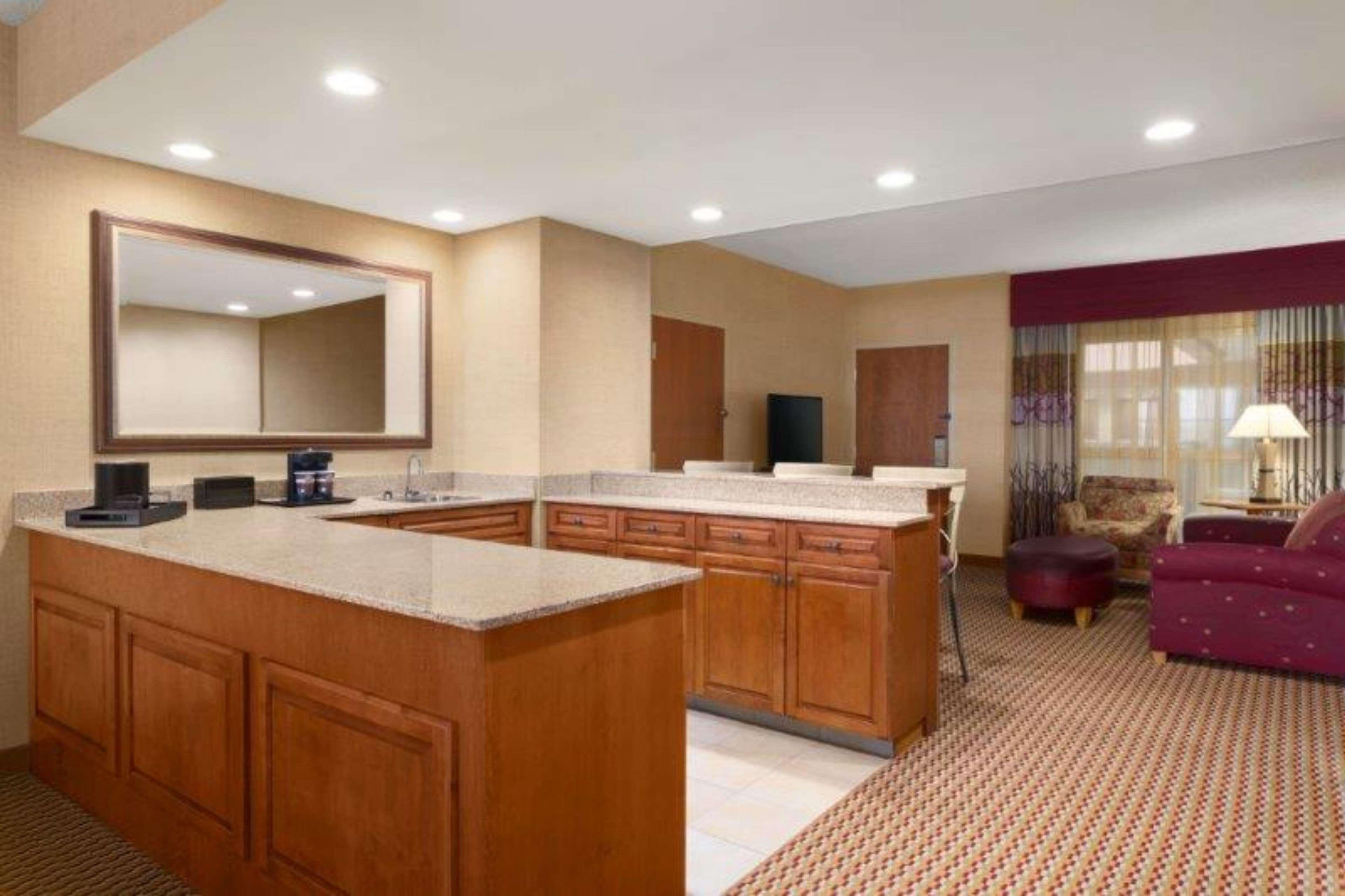 Embassy Suites Northwest Arkansas - Hotel, Spa & Convention Center Rogers Exteriér fotografie