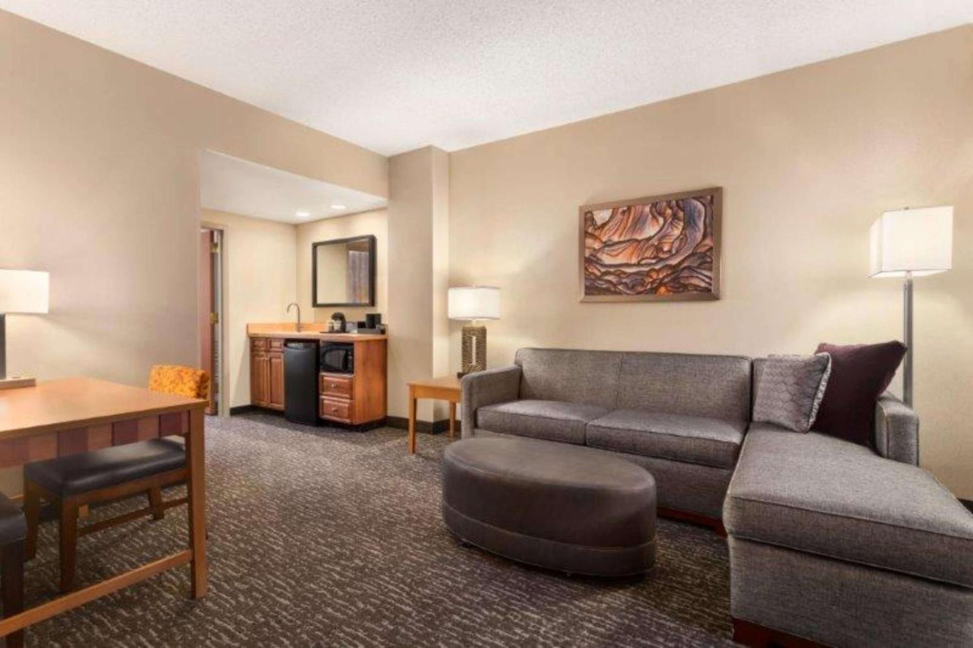 Embassy Suites Northwest Arkansas - Hotel, Spa & Convention Center Rogers Exteriér fotografie